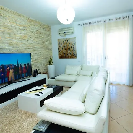 Hana Hot Tub * Vlorë