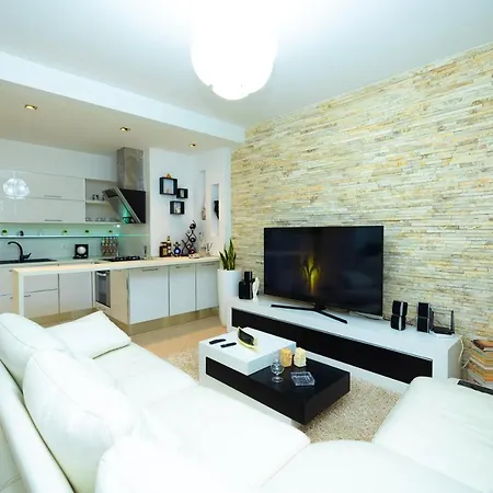 Hana Hot Tub * Vlorë