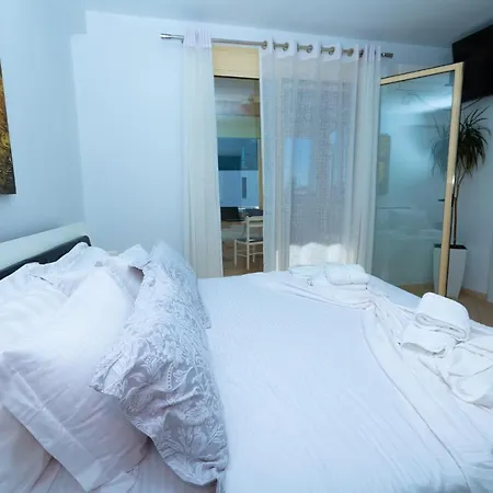 Hana Hot Tub Lejlighed *