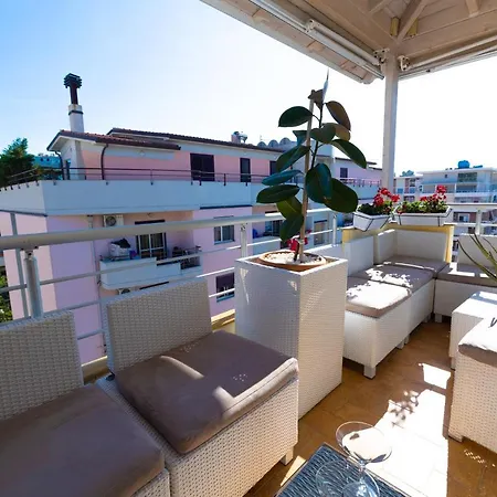 Hana Hot Tub * Vlorë