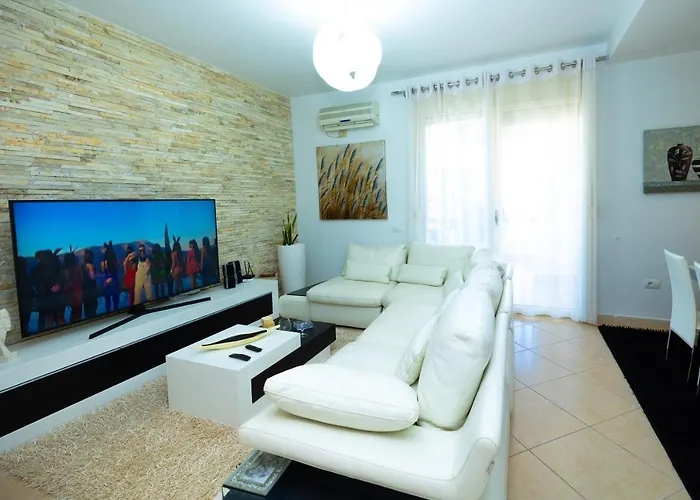 Hana Hot Tub * Vlorë